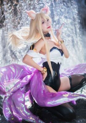 欧美卷发美女照片_BD免费观看最新